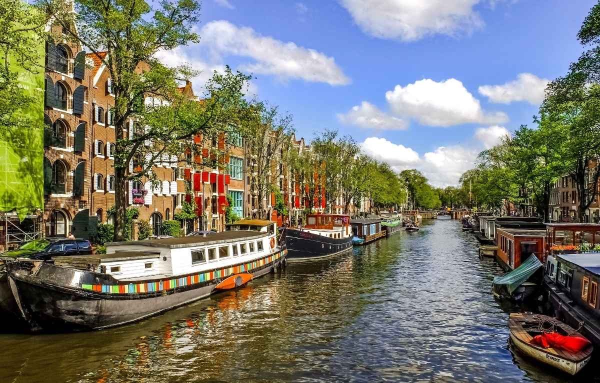 Colocation en bateau sur le canal de Roubaix